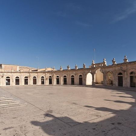 אפרטהוטל איספיקה Palazzo Gambuzza מראה חיצוני תמונה