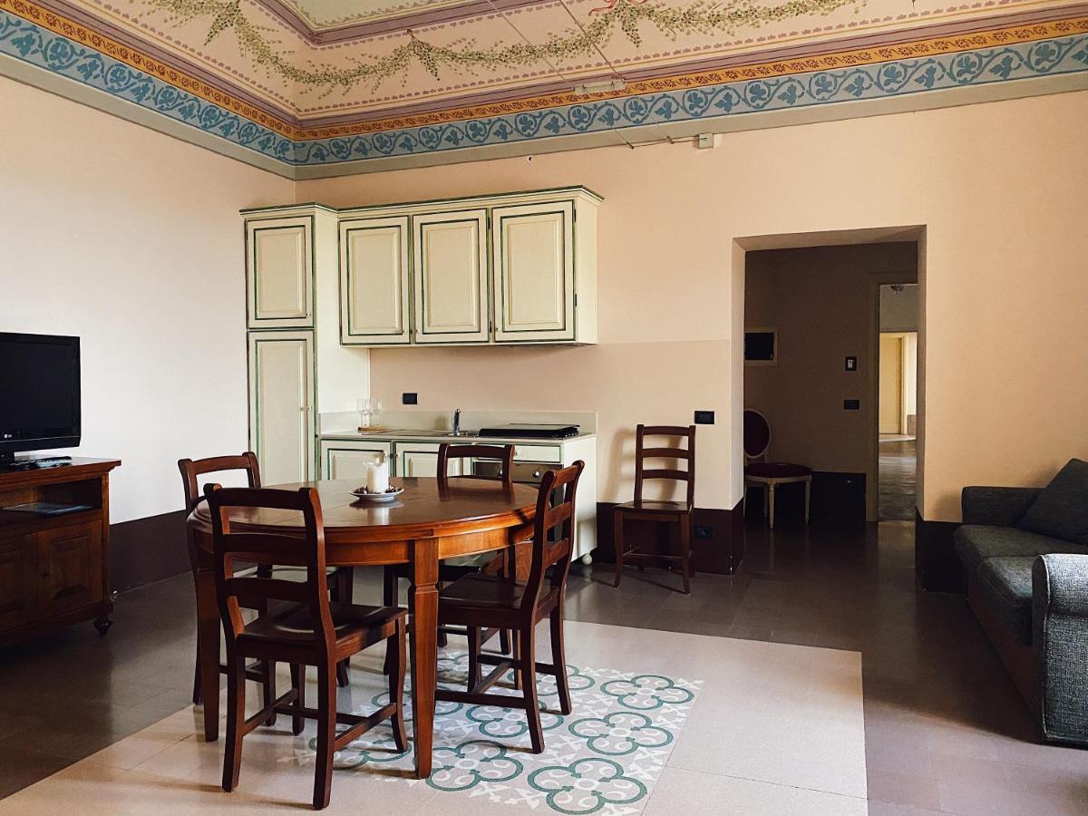 אפרטהוטל איספיקה Palazzo Gambuzza מראה חיצוני תמונה