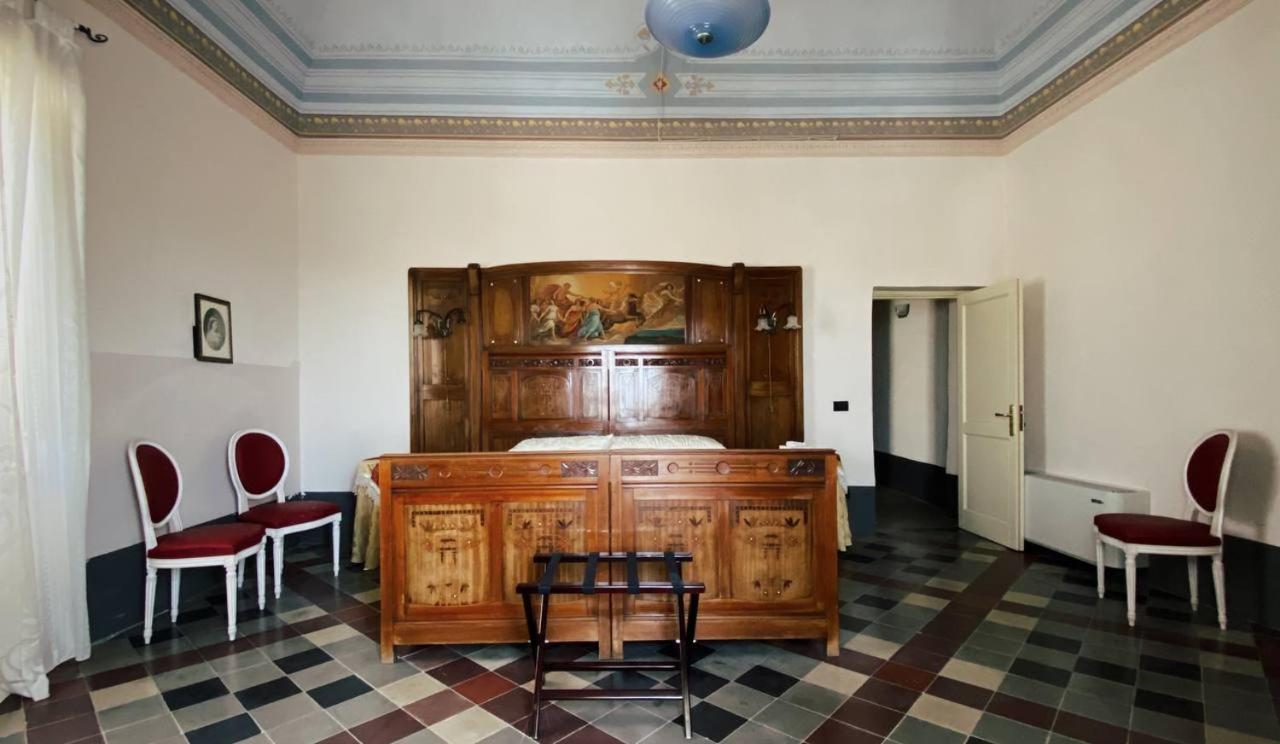 אפרטהוטל איספיקה Palazzo Gambuzza מראה חיצוני תמונה