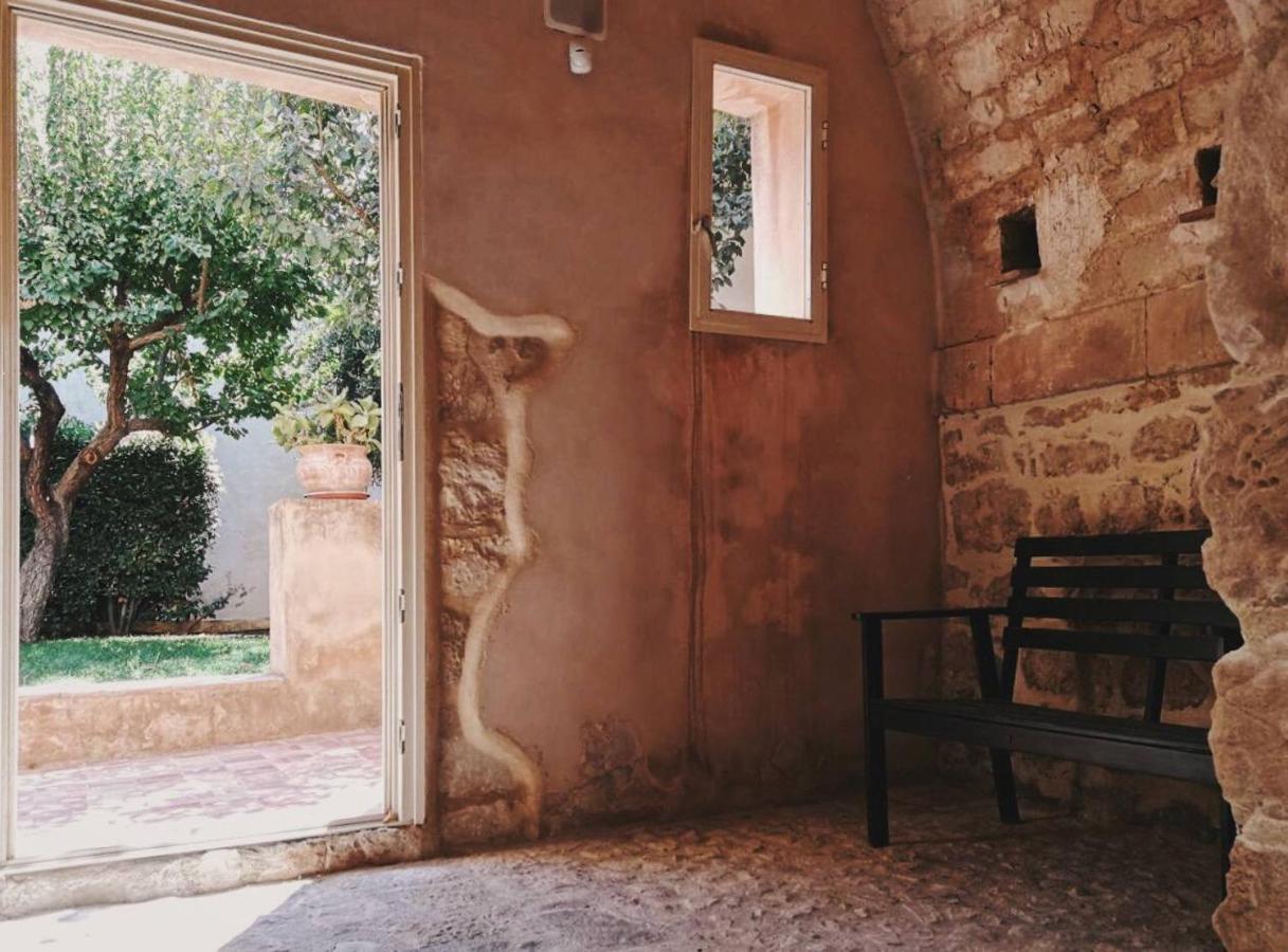אפרטהוטל איספיקה Palazzo Gambuzza מראה חיצוני תמונה