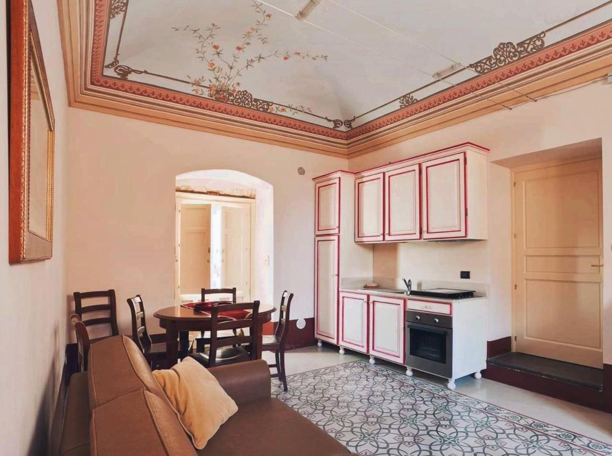 אפרטהוטל איספיקה Palazzo Gambuzza מראה חיצוני תמונה