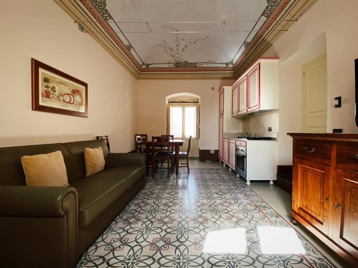 אפרטהוטל איספיקה Palazzo Gambuzza מראה חיצוני תמונה