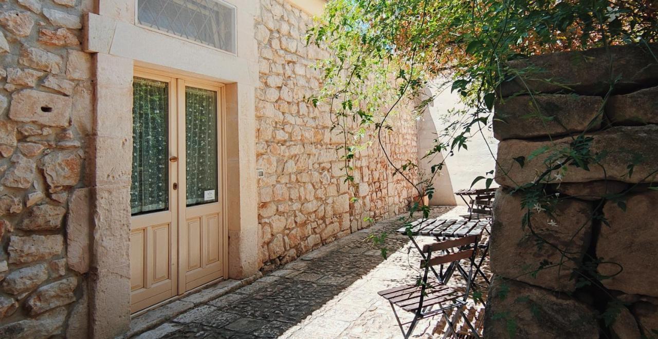 אפרטהוטל איספיקה Palazzo Gambuzza מראה חיצוני תמונה