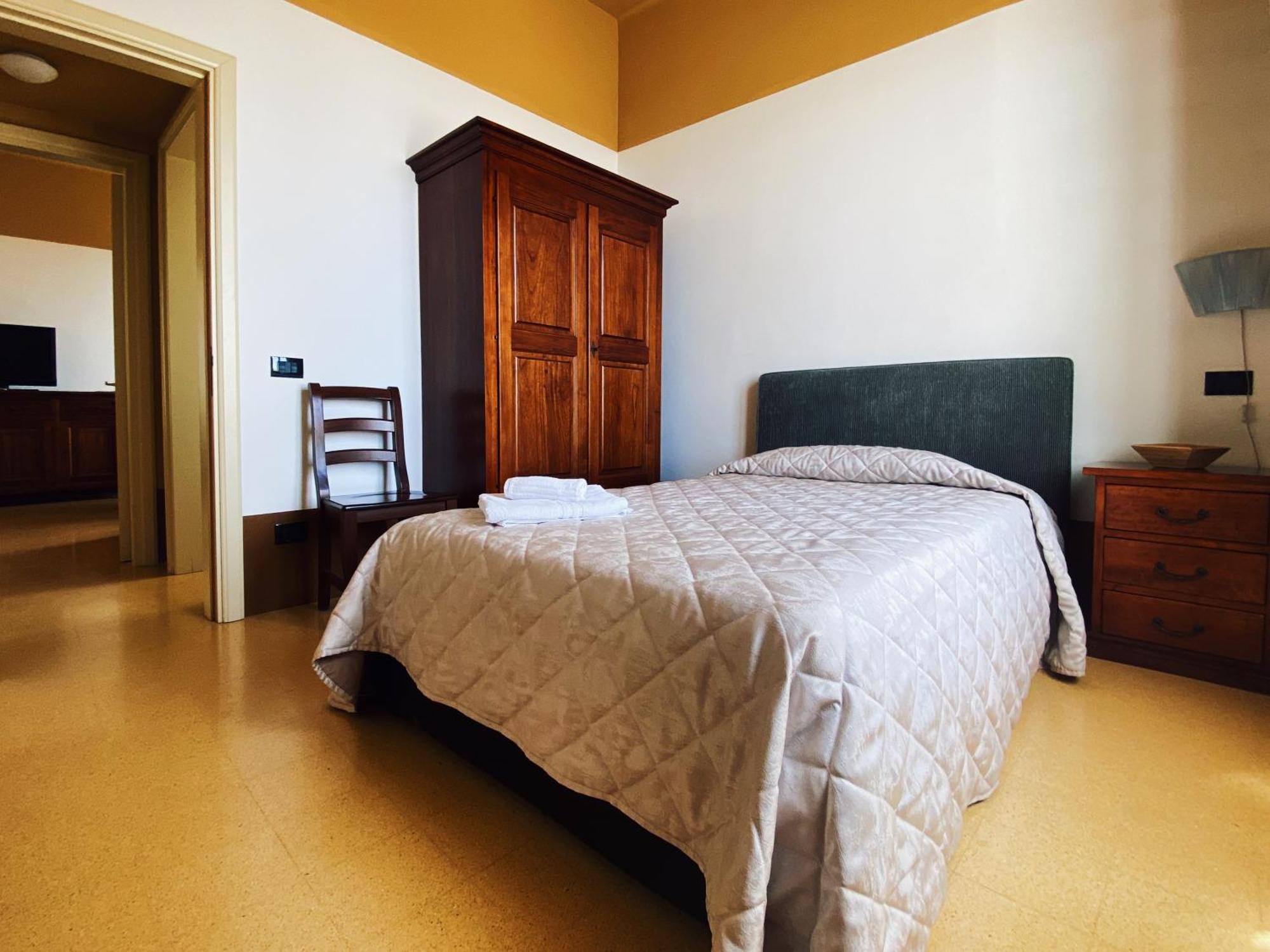 אפרטהוטל איספיקה Palazzo Gambuzza חדר תמונה