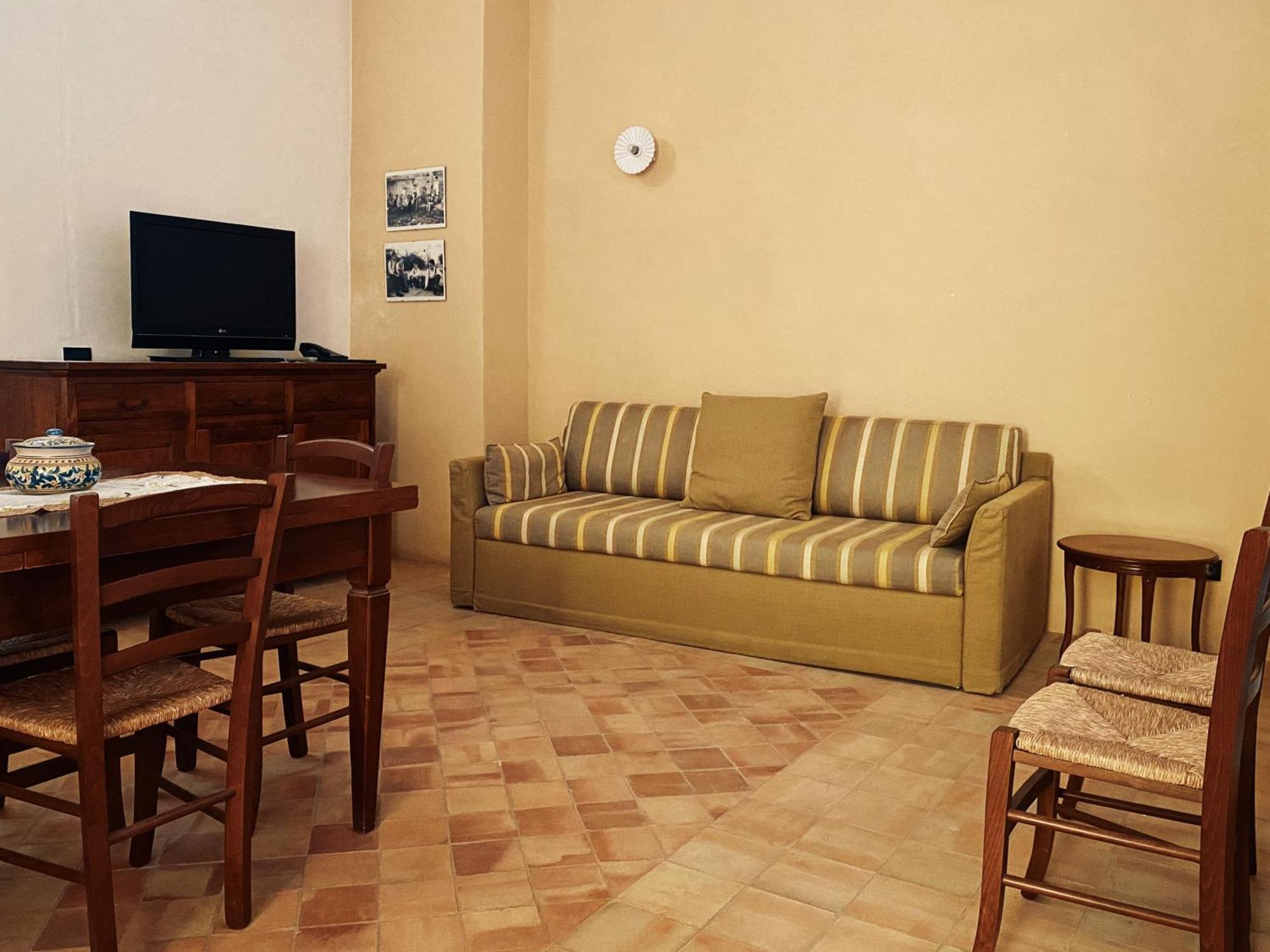 אפרטהוטל איספיקה Palazzo Gambuzza חדר תמונה