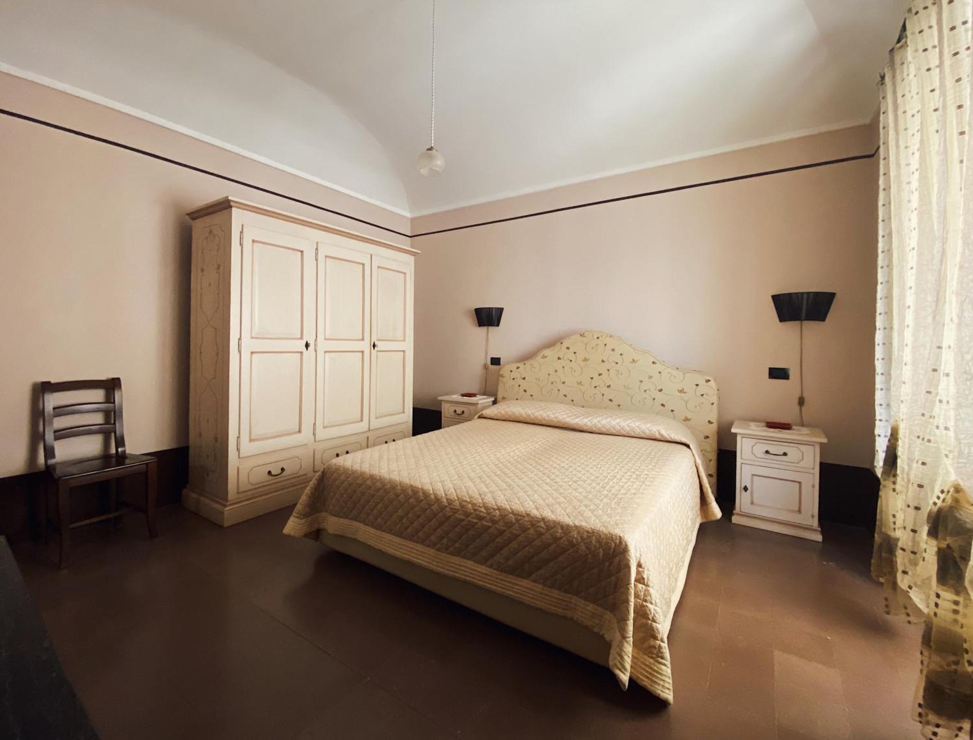 אפרטהוטל איספיקה Palazzo Gambuzza חדר תמונה