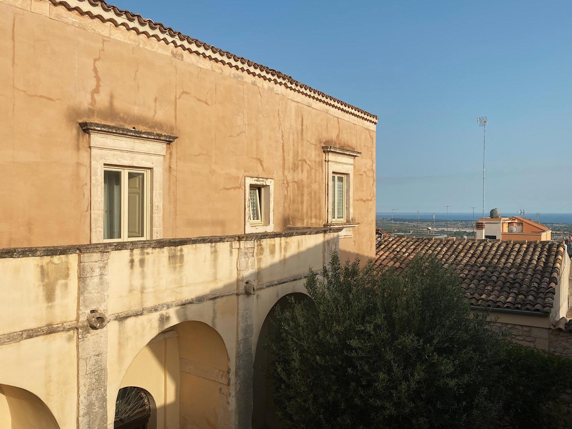 אפרטהוטל איספיקה Palazzo Gambuzza חדר תמונה